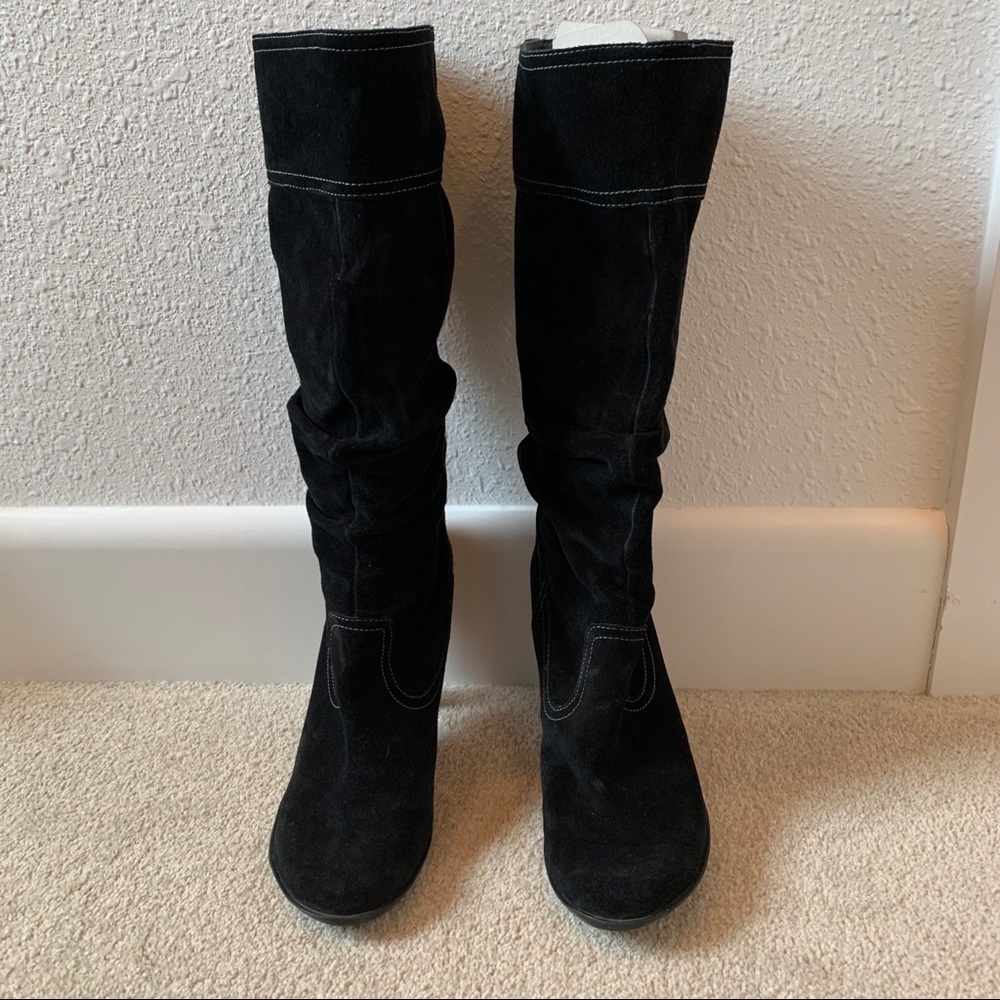 Kenneth Cole Suede Boots